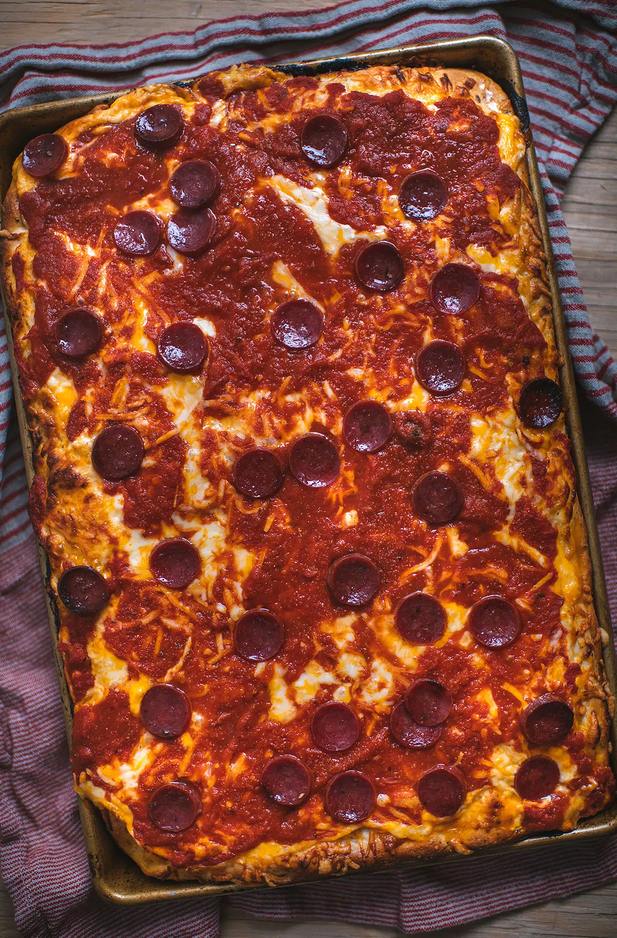 Detroit-style pan pizza - Le Coup de Grâce