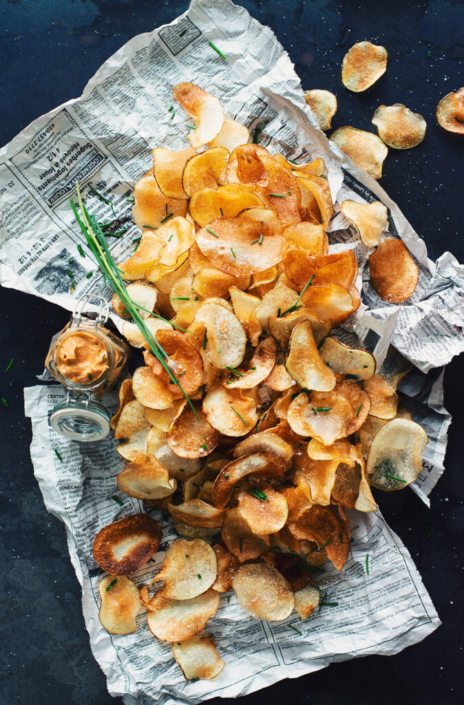 Homemade chips with spicy mayonnaise