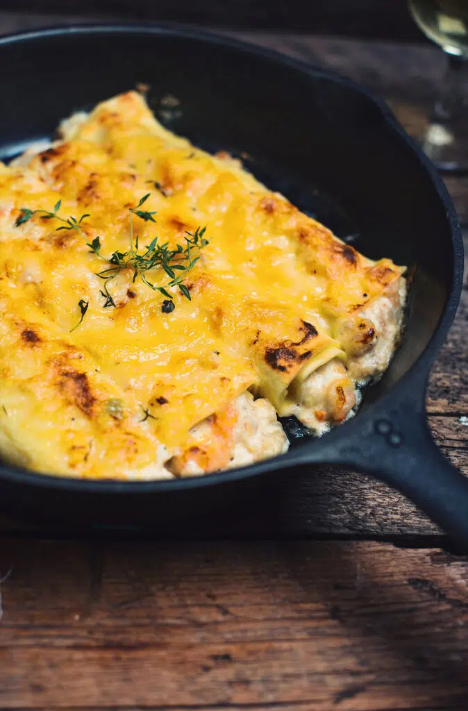 Cannellonis à la langoustine, au homard et aux crevettes avec sauce au