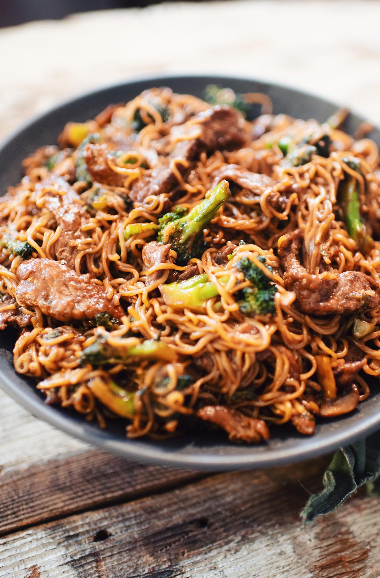Beef and broccoli noodles stir fry