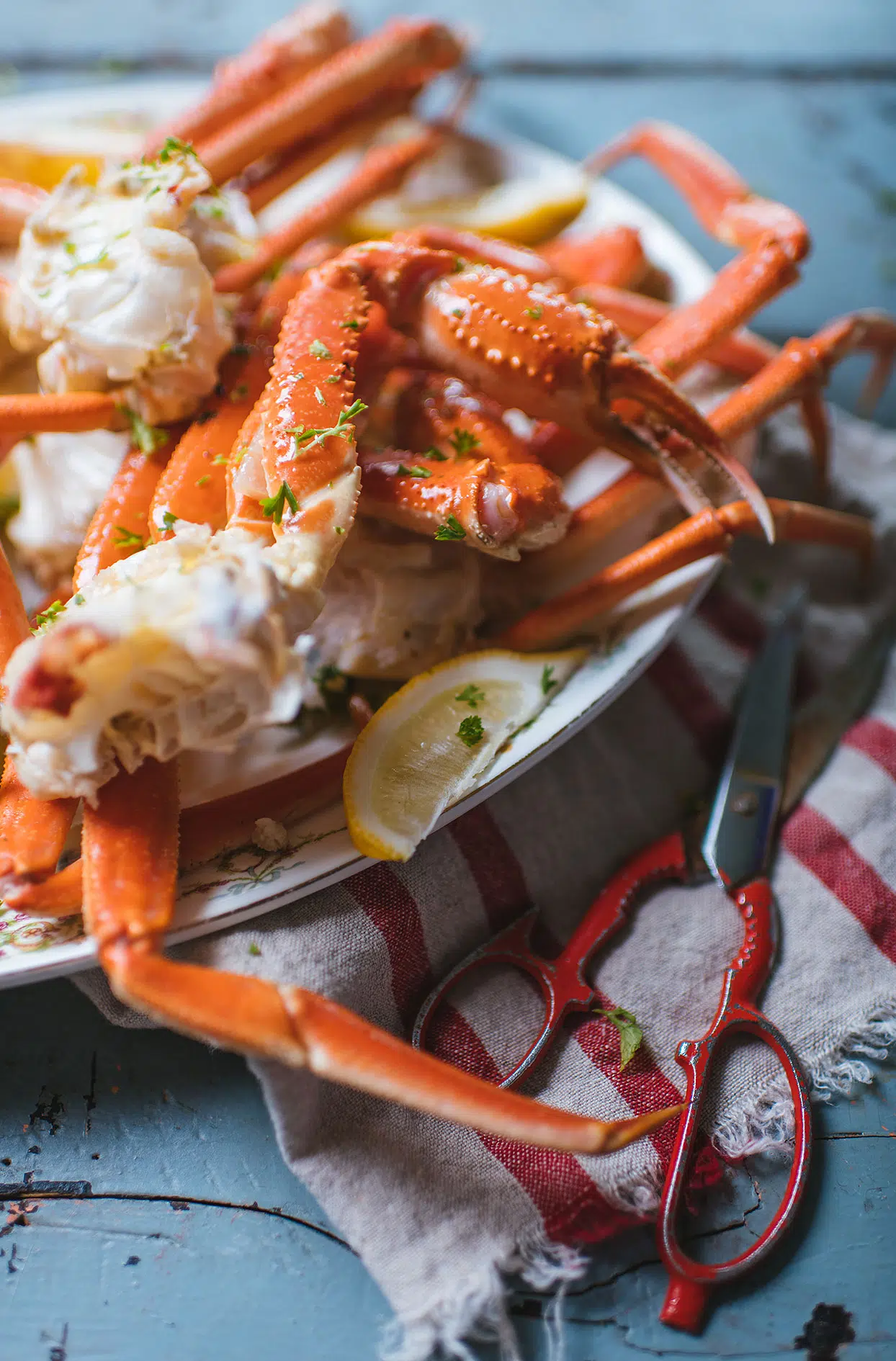 Snow crab with garlic and herbs butter