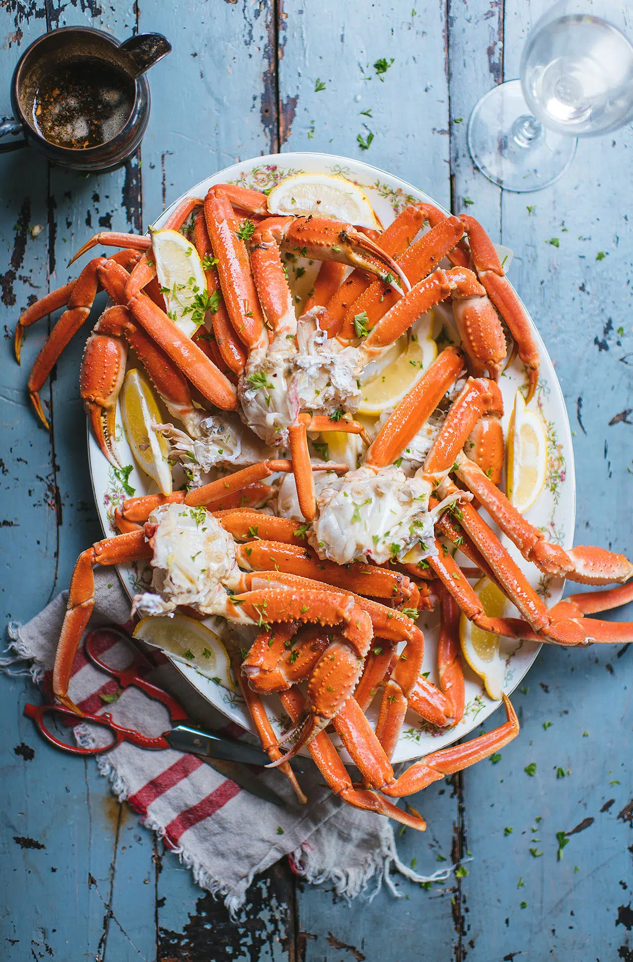 Snow crab with garlic and herbs butter
