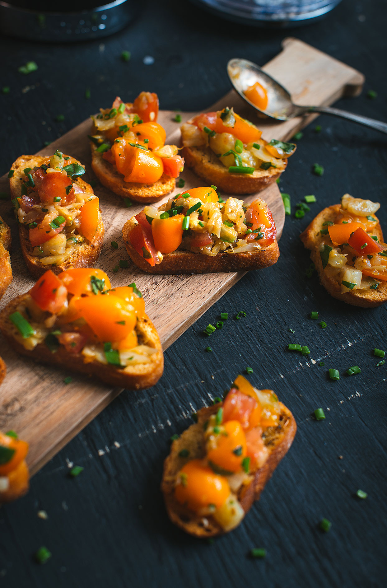 Bruschetta with tomato and white beer caramelized fennel