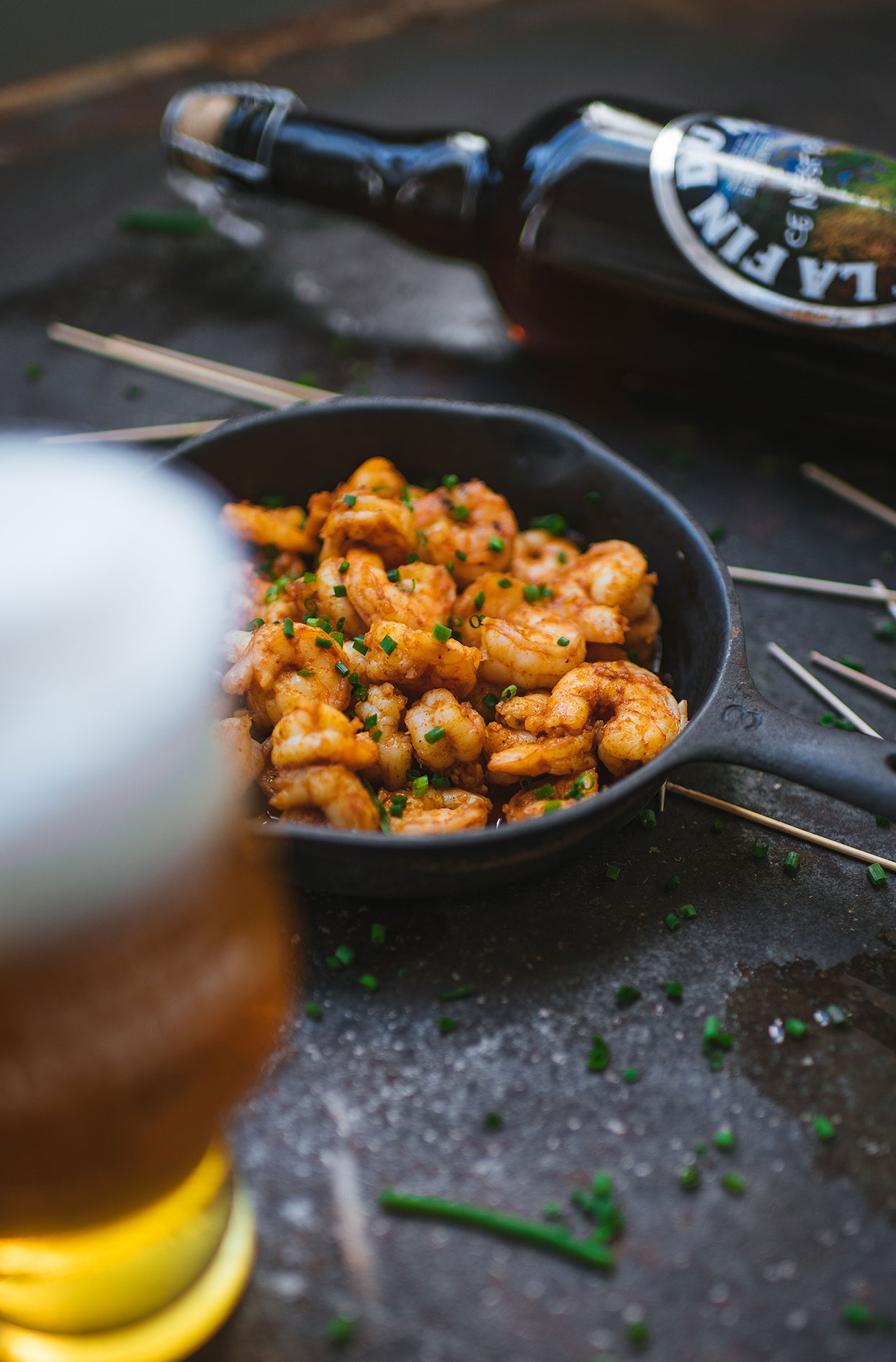 Sauteed shrimps with garlic and beer