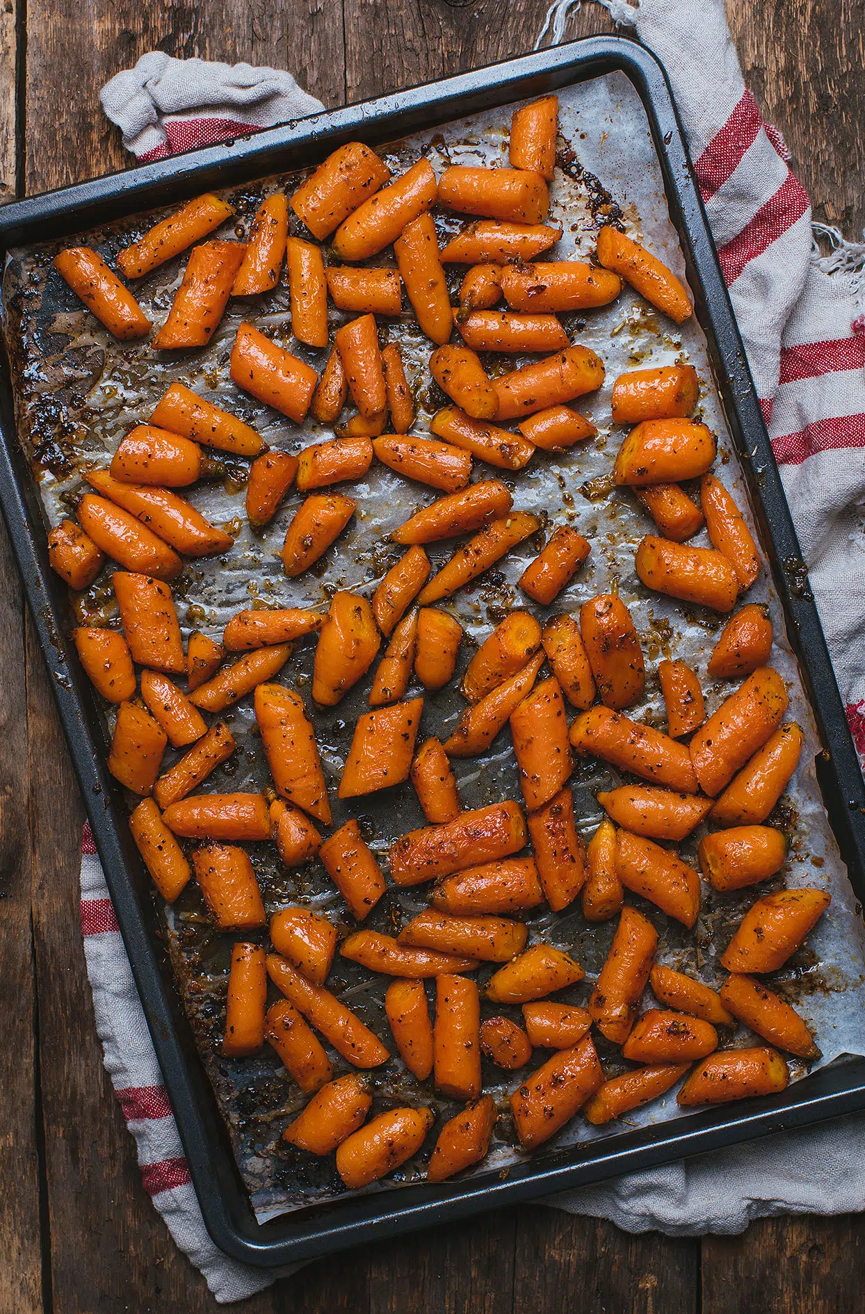 Carottes rôties à l'ail et à l'érable - Le Coup de Grâce