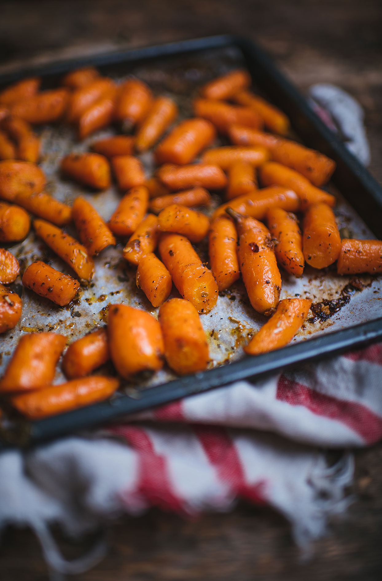 Roasted garlic and maple carrots