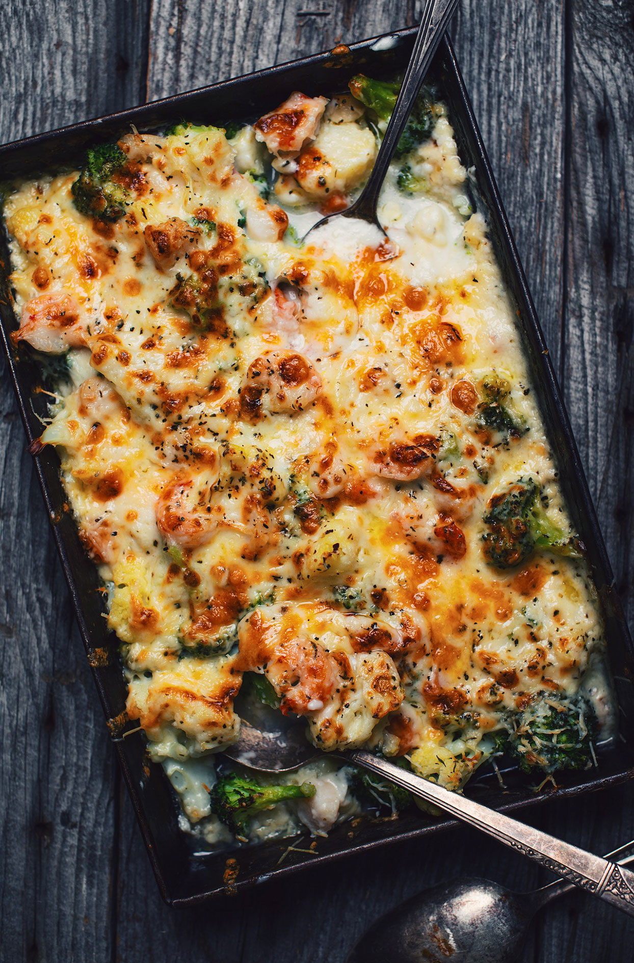 Cauliflower, brocoli and seafood gratin