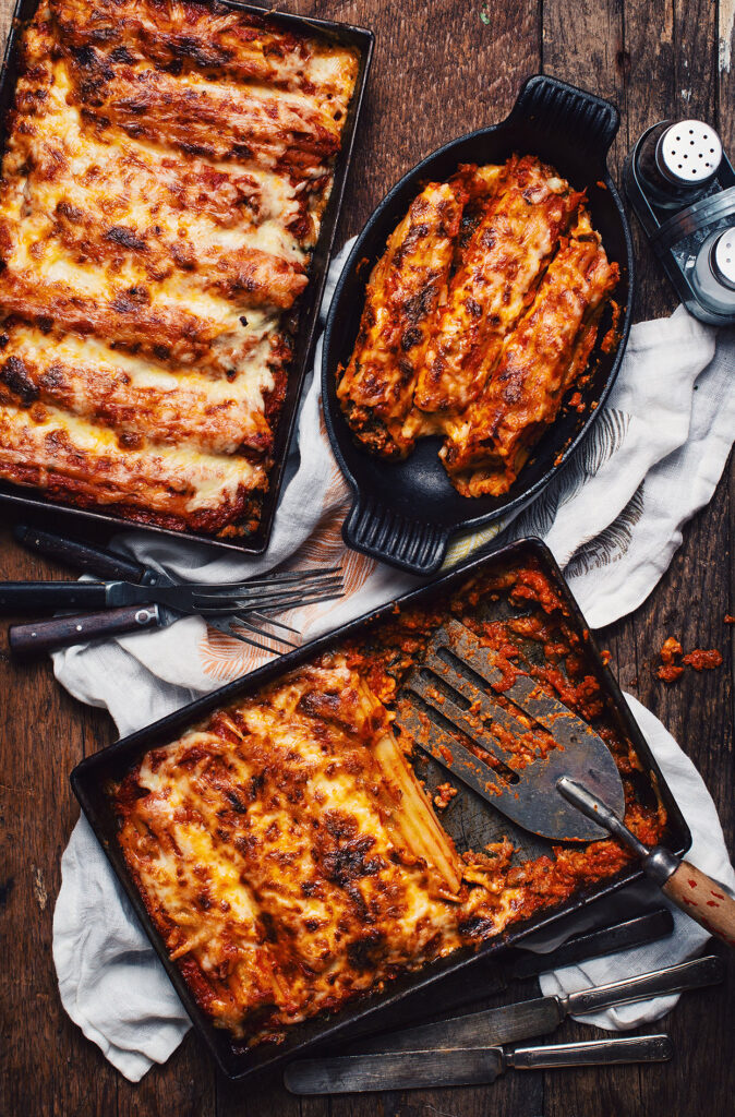 Manicottis au porc et au bœuf avec sauce aux tomates maison