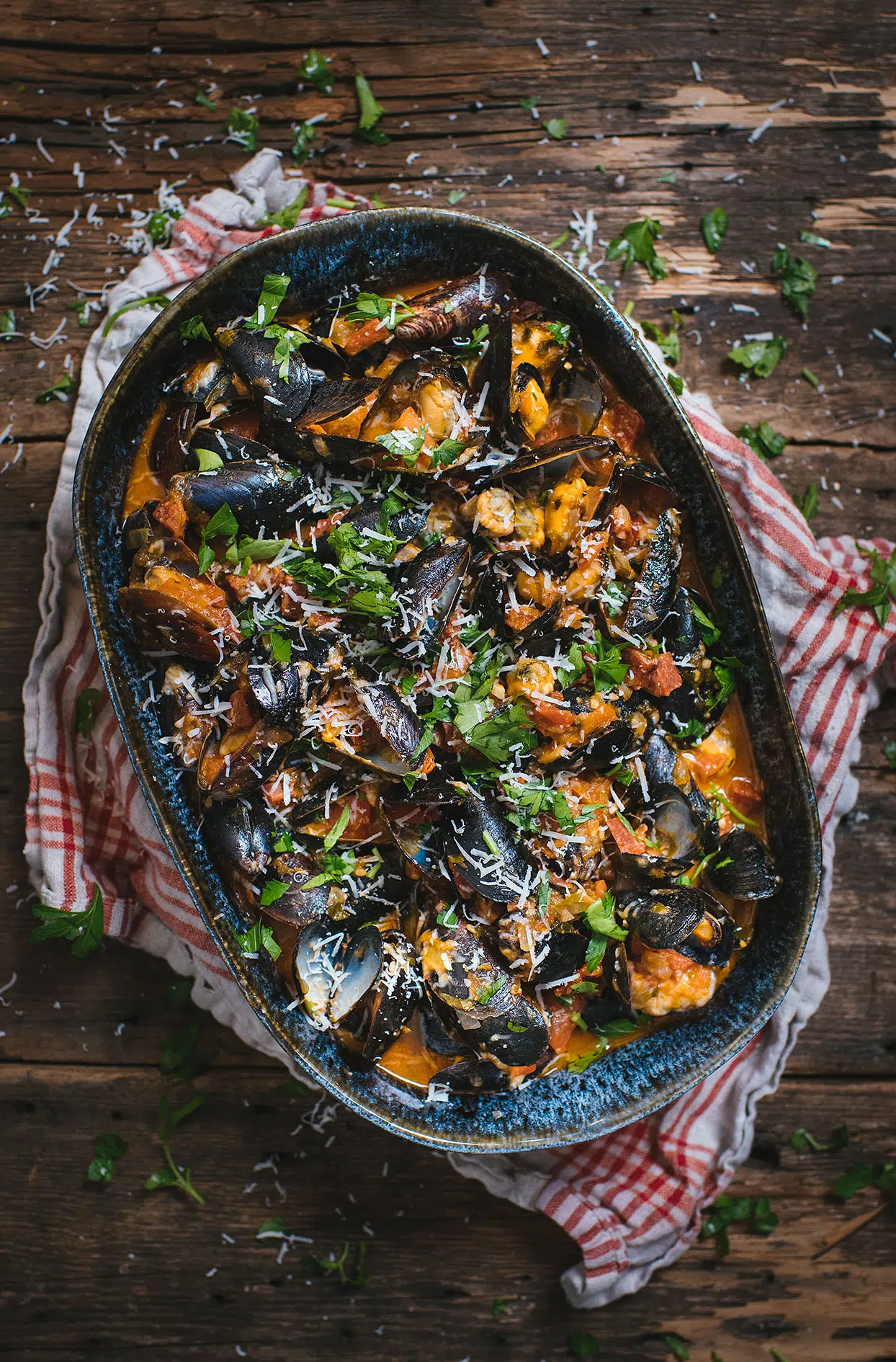 Tomatoes and chorizo mussels