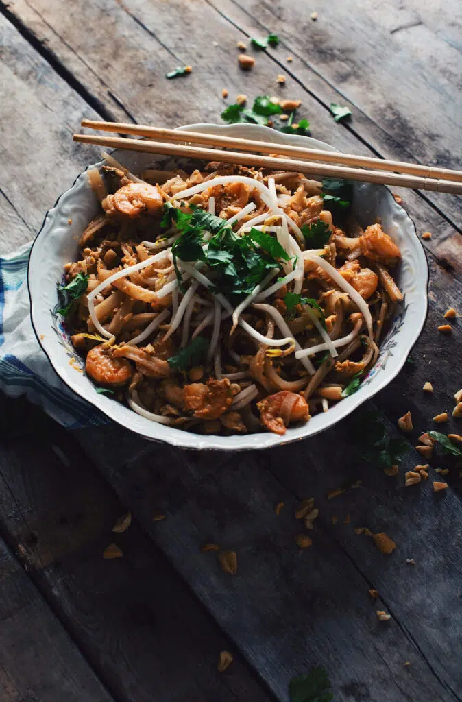 Pad Thaï authentique au poulet et aux crevettes