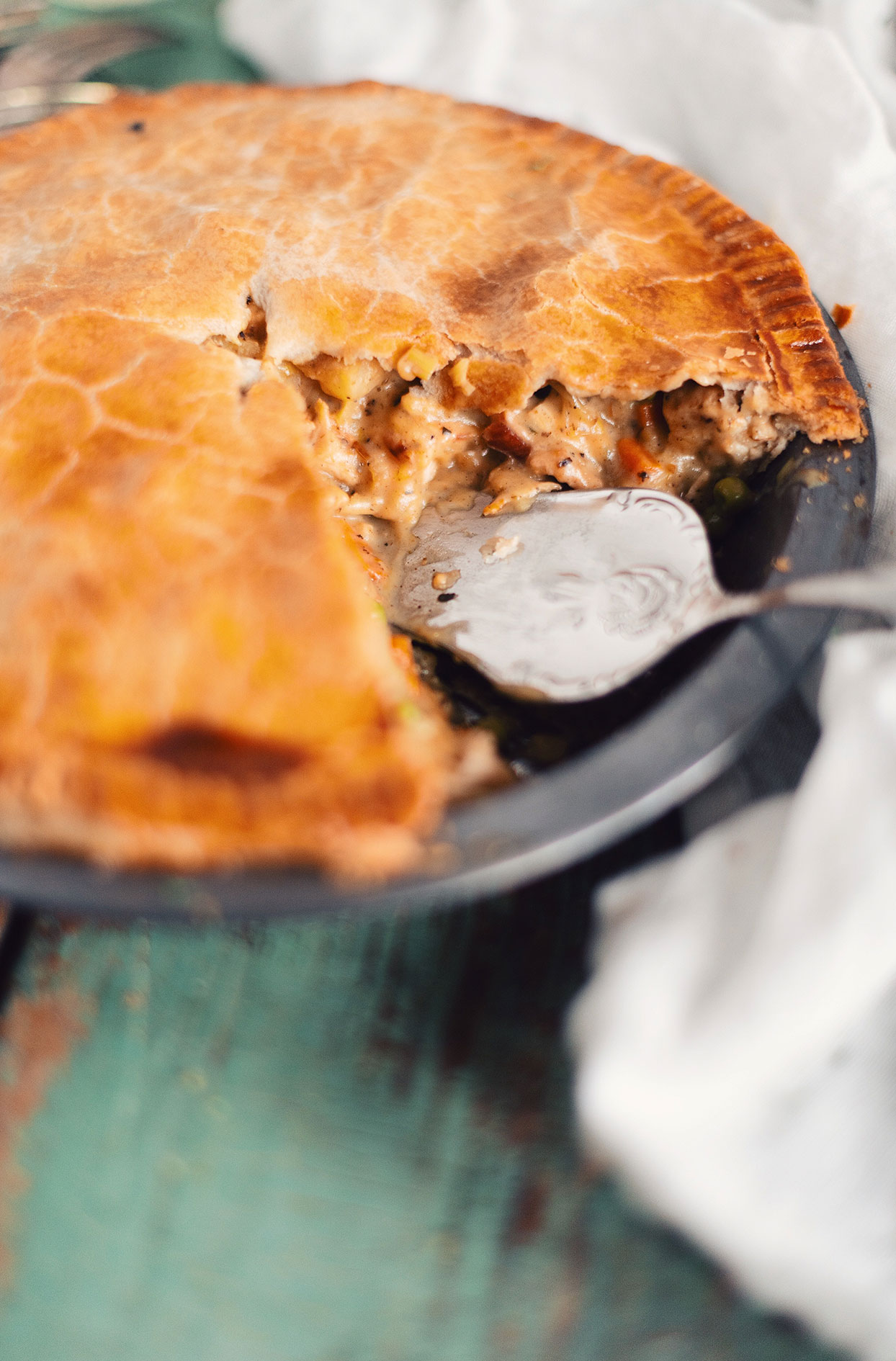 Turkey pie with leek, bacon and white beer
