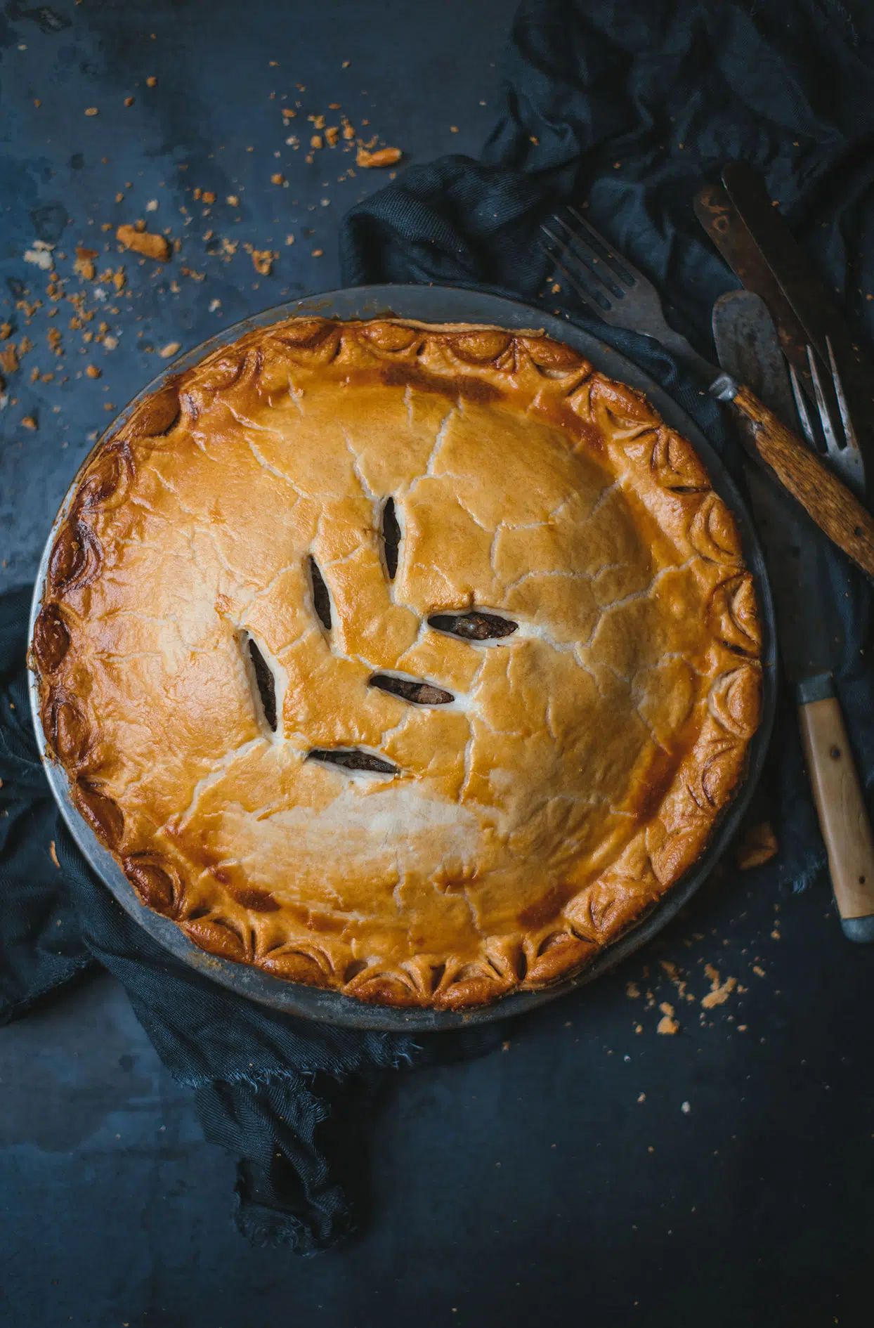 Classic meat pie with beer (tourtière)