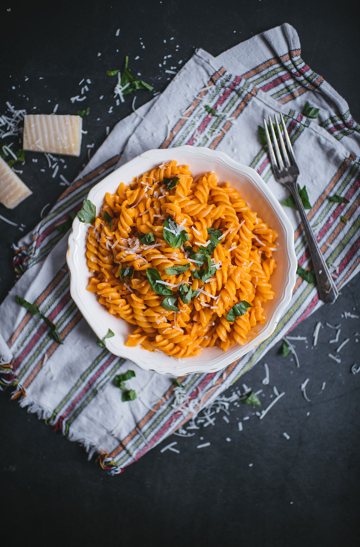 Pasta with tomatoes and vodka (Romanoff)