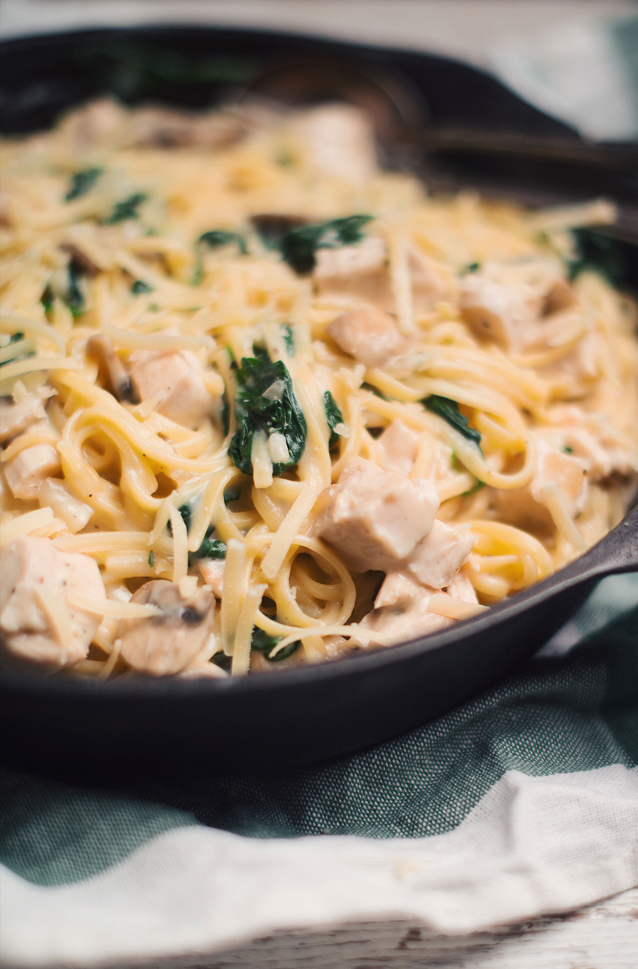 Creamy pasta with ranch chicken, mushrooms and spinach