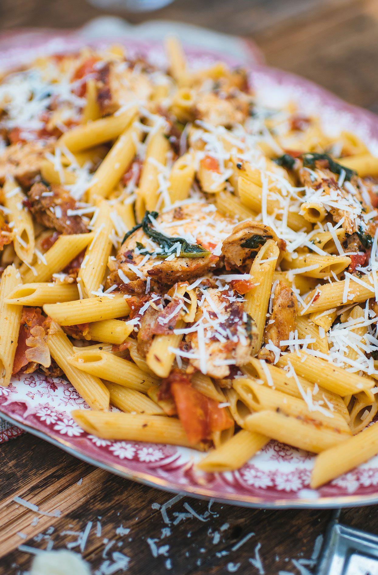 Creamy penne with chicken, spinach and sun-dried tomatoes
