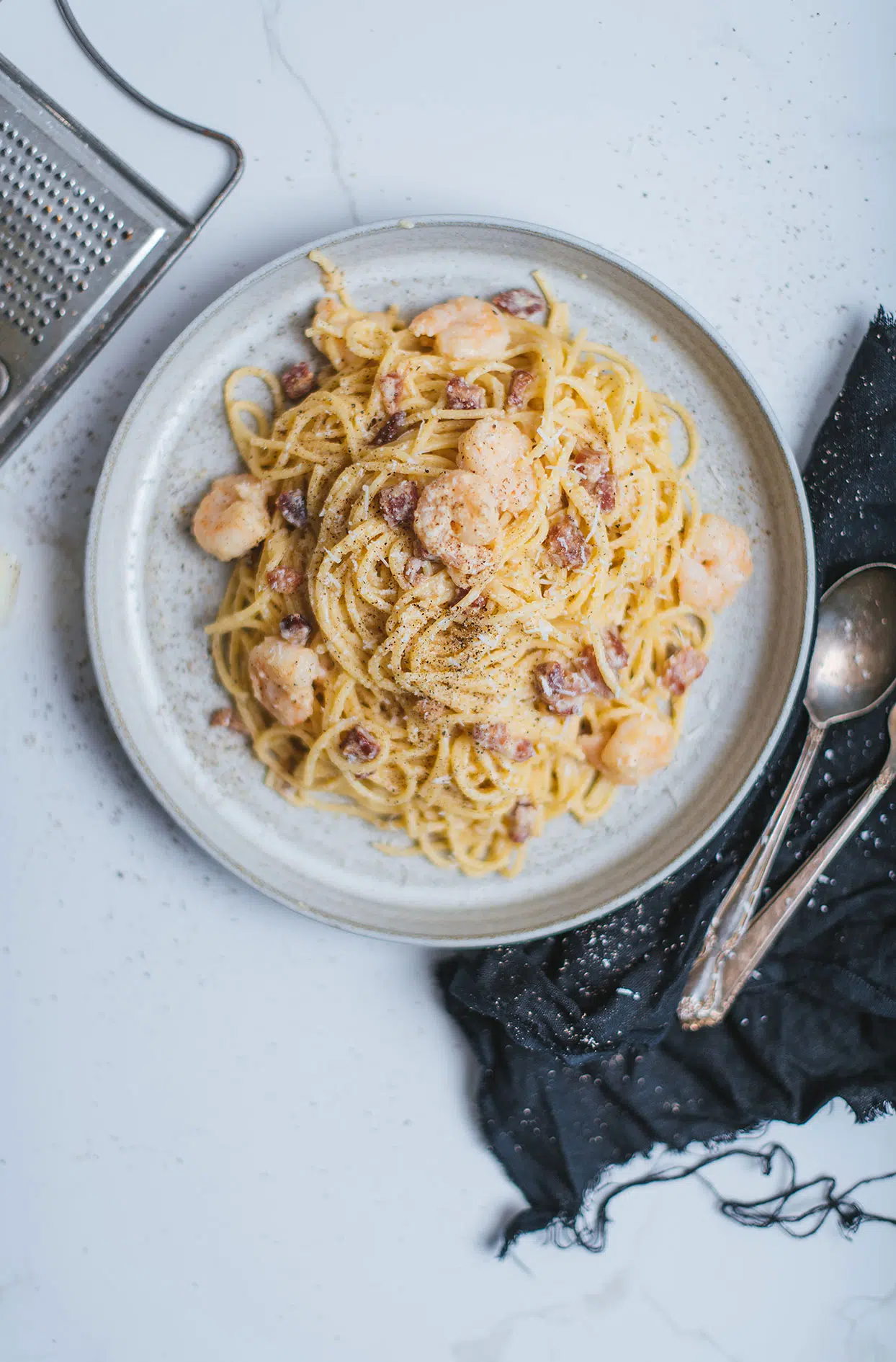Spaghetti carbonara with shrimps