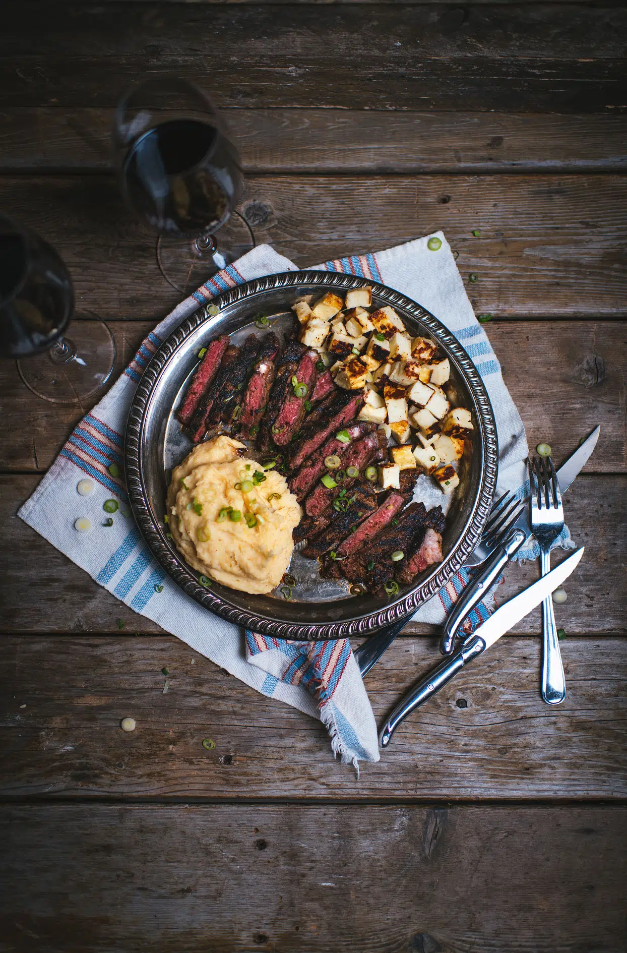 Steak de bison avec marinade sèche barbecue