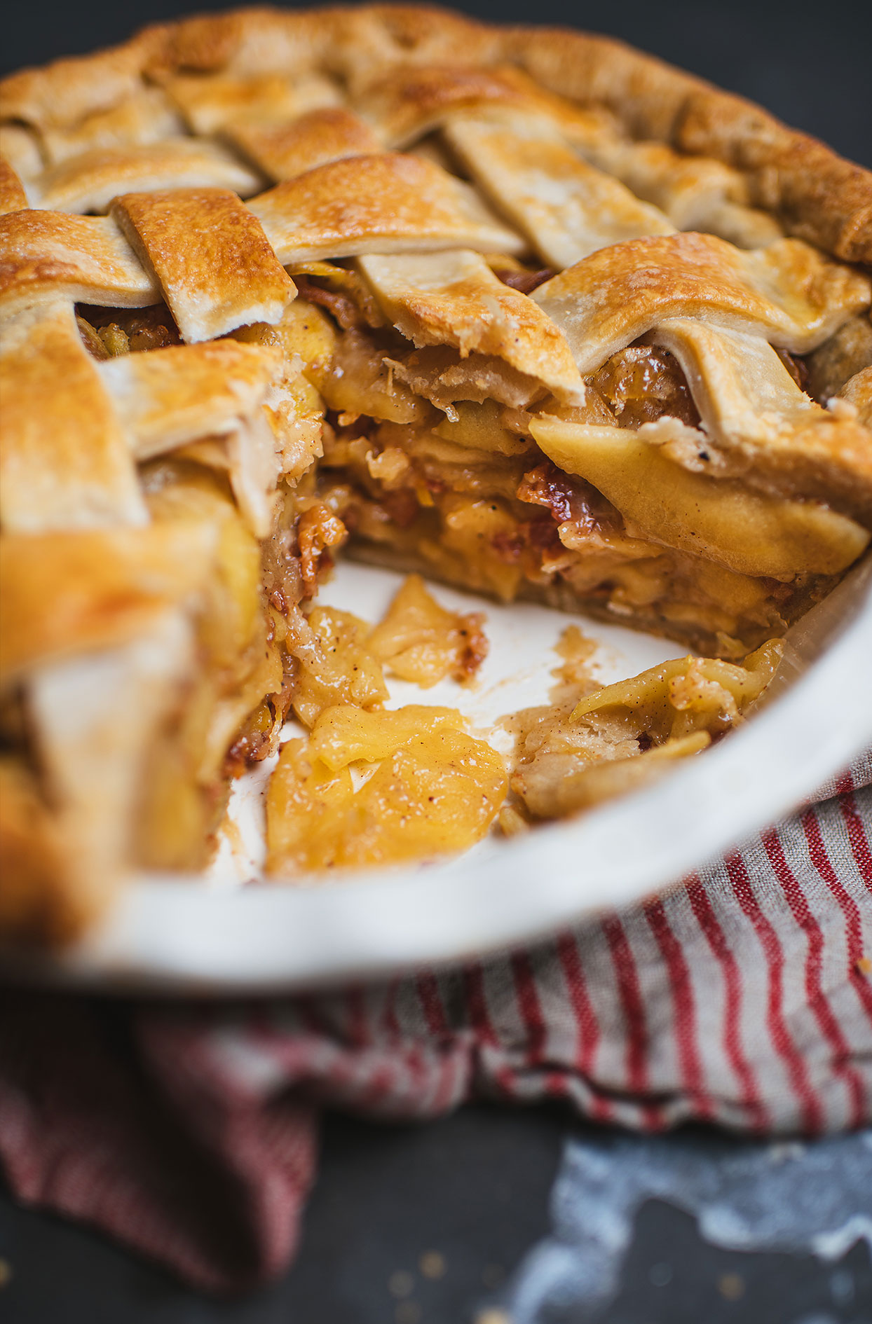 Apple and maple bacon pie