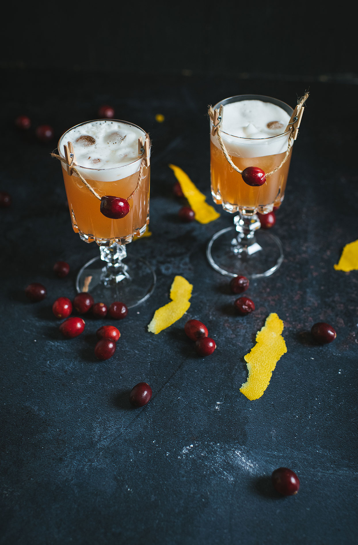 Cranberry amaretto sour (alcohol-free)