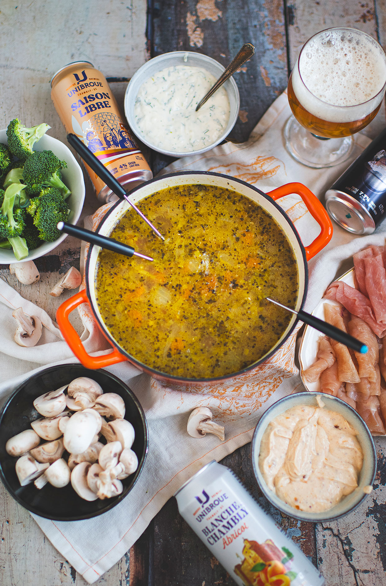 Fondue broth with Eau Bénite bee