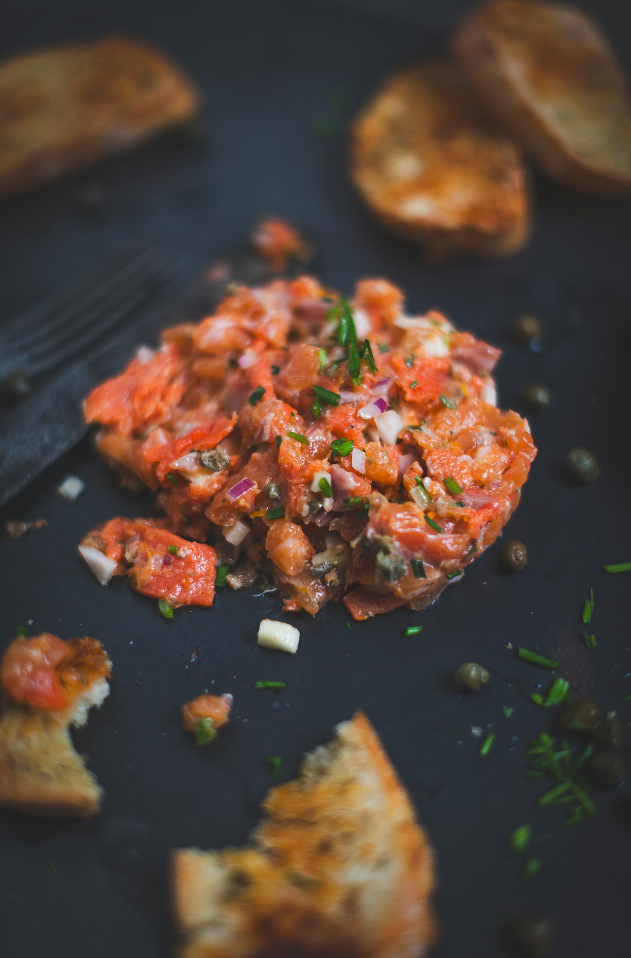 Salmon duo tartar with fennel and apples