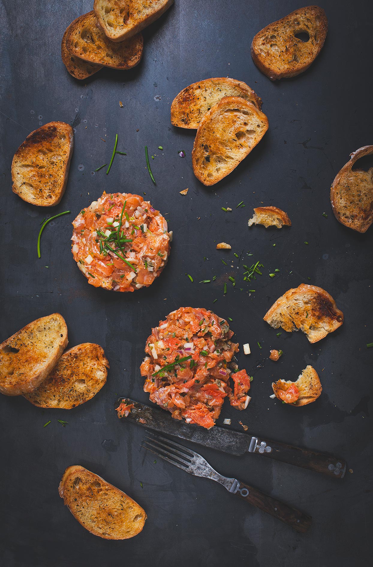 Salmon duo tartar with fennel and apples