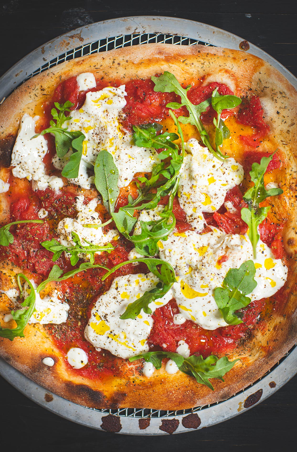 Italian tomato, burrata & arugula pizza