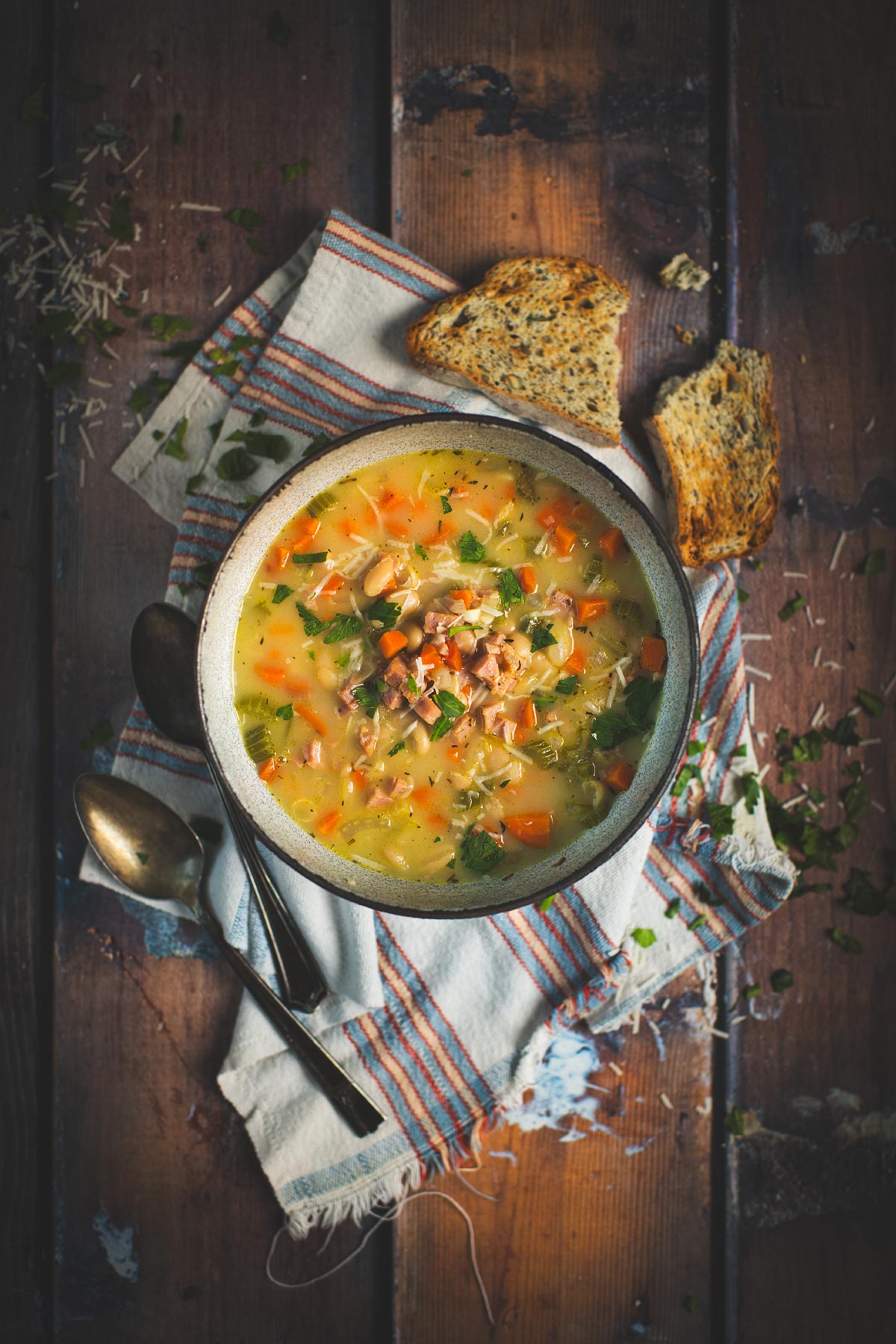 Smoked ham and white bean soup