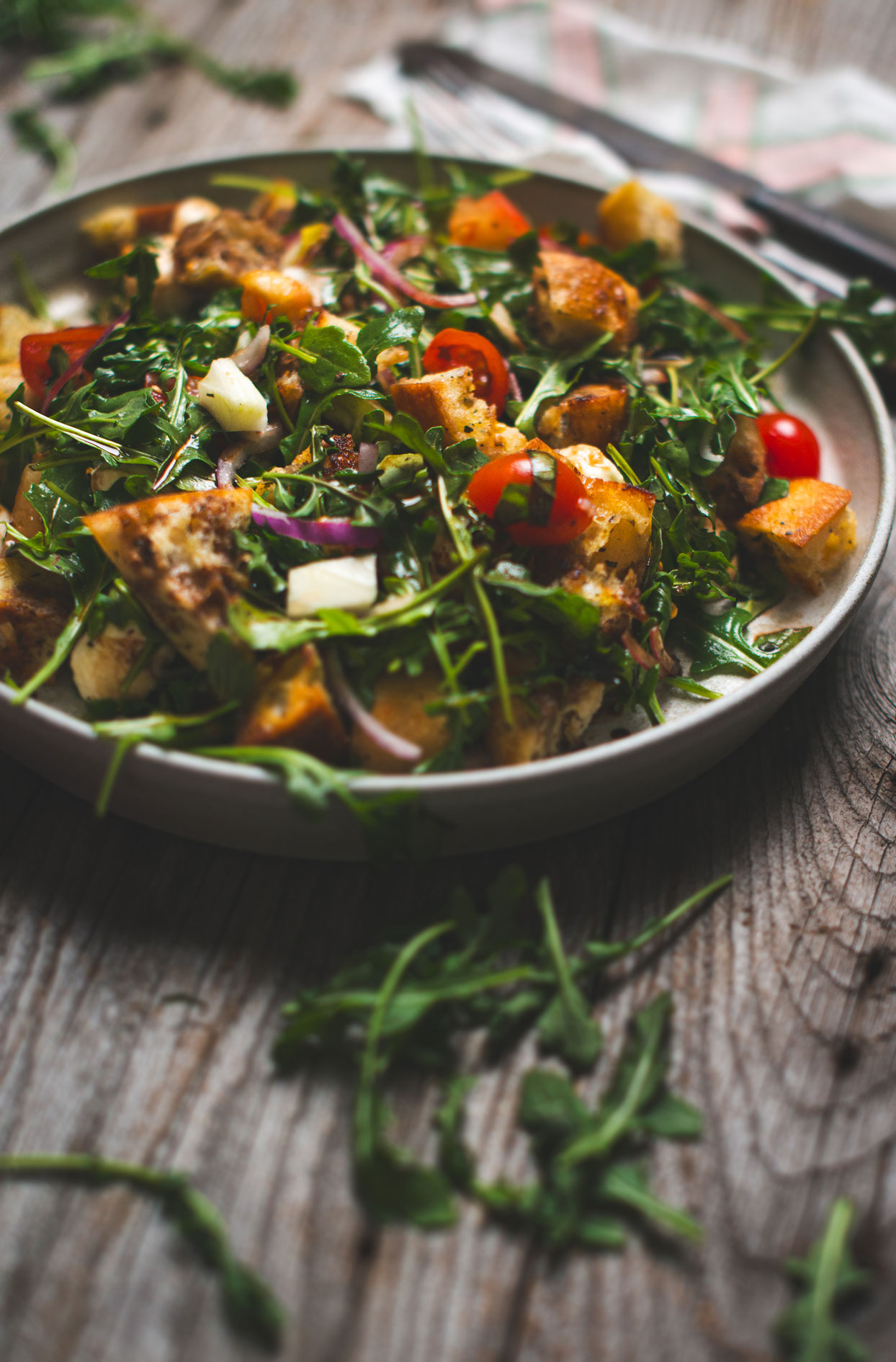 Panzanella à la roquette et au fenouil