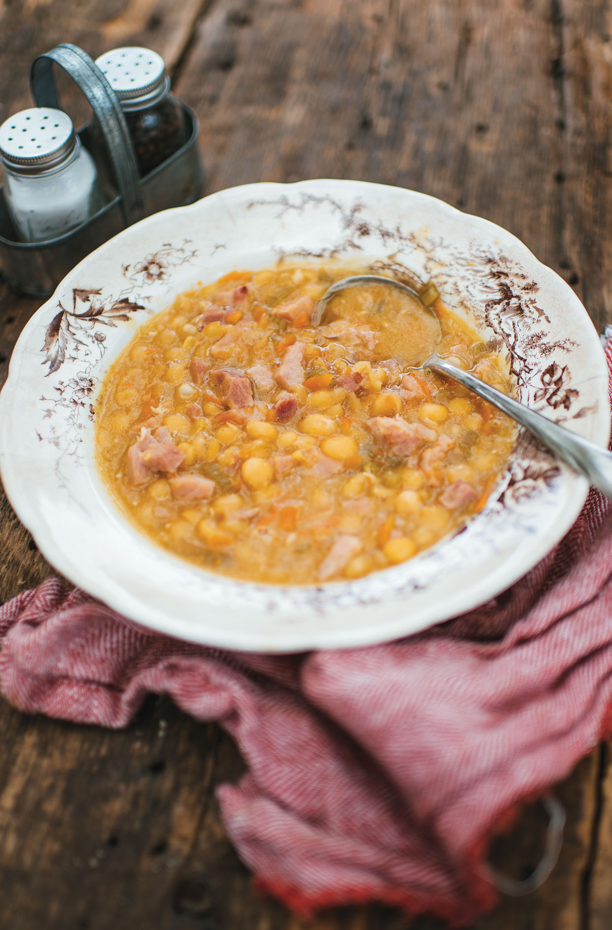 Soupe aux pois style cabane à sucre