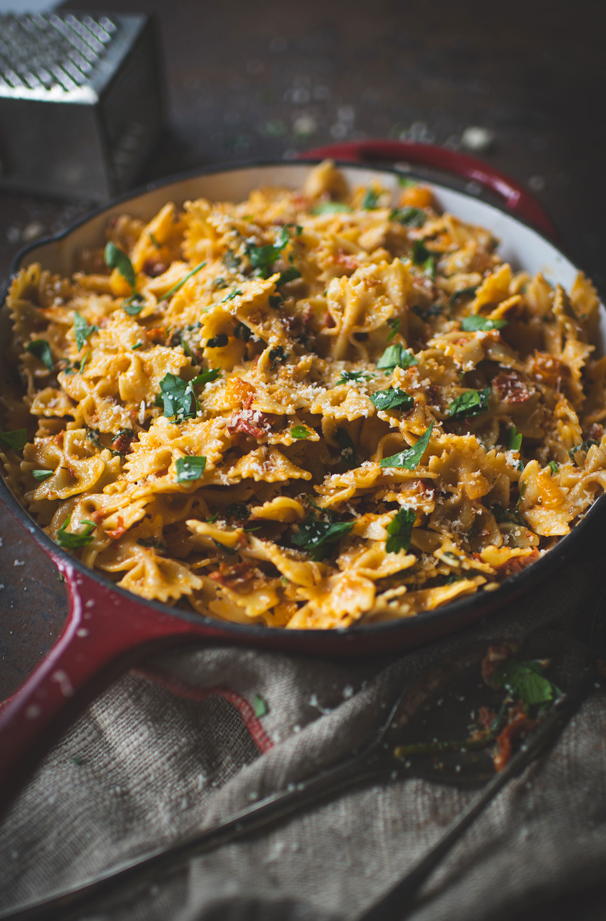 Creamy farfalle with sun-dried tomatoes