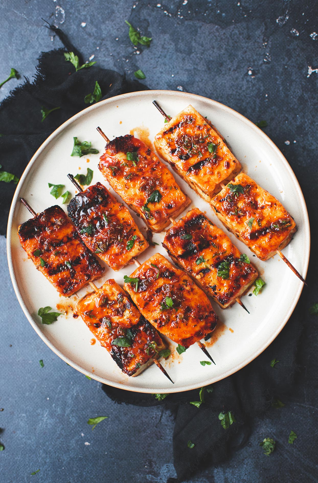 Grilled halloumi skewers with honey, thyme and lemon sauce