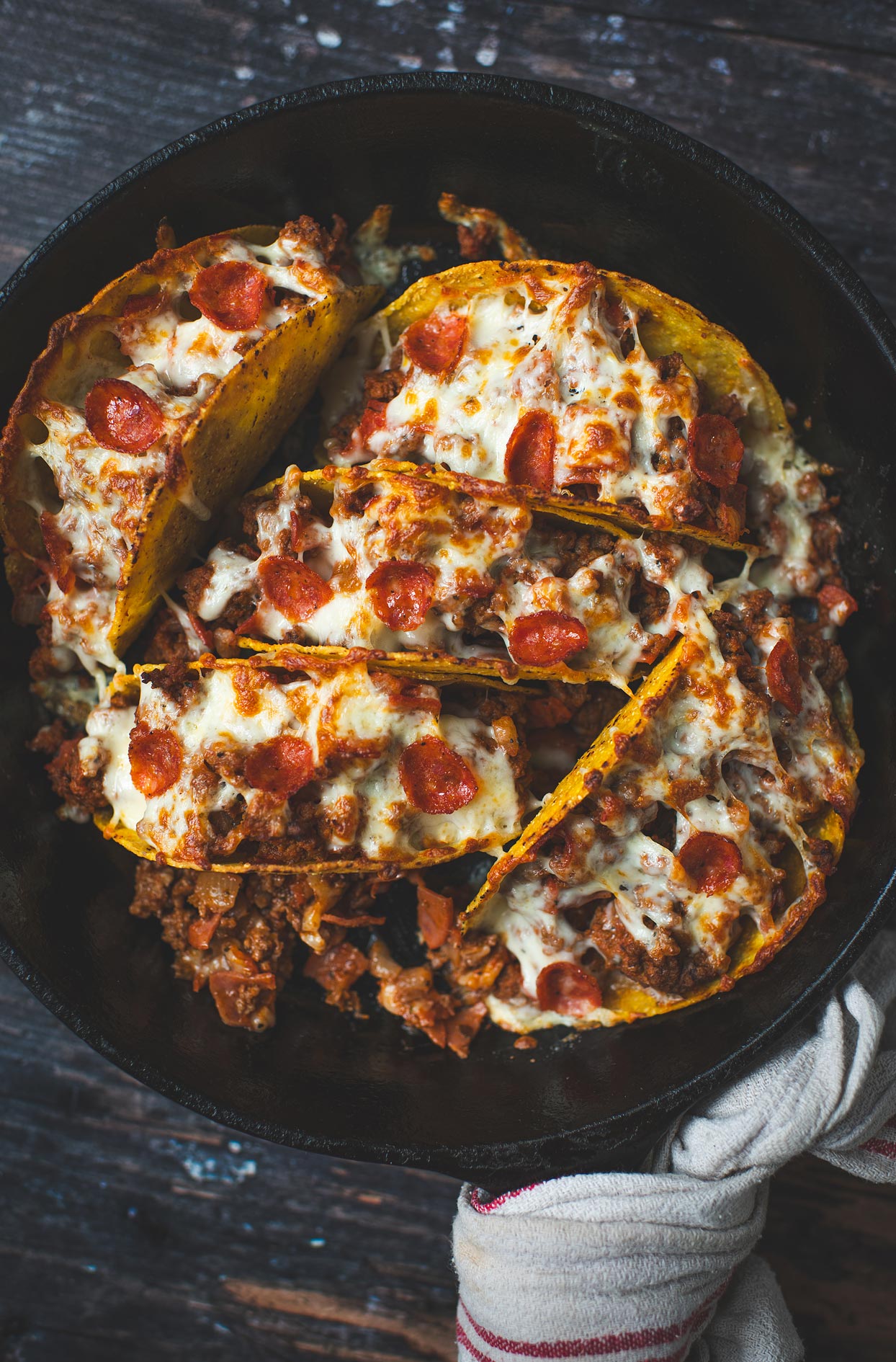Pepperoni pizza tacos
