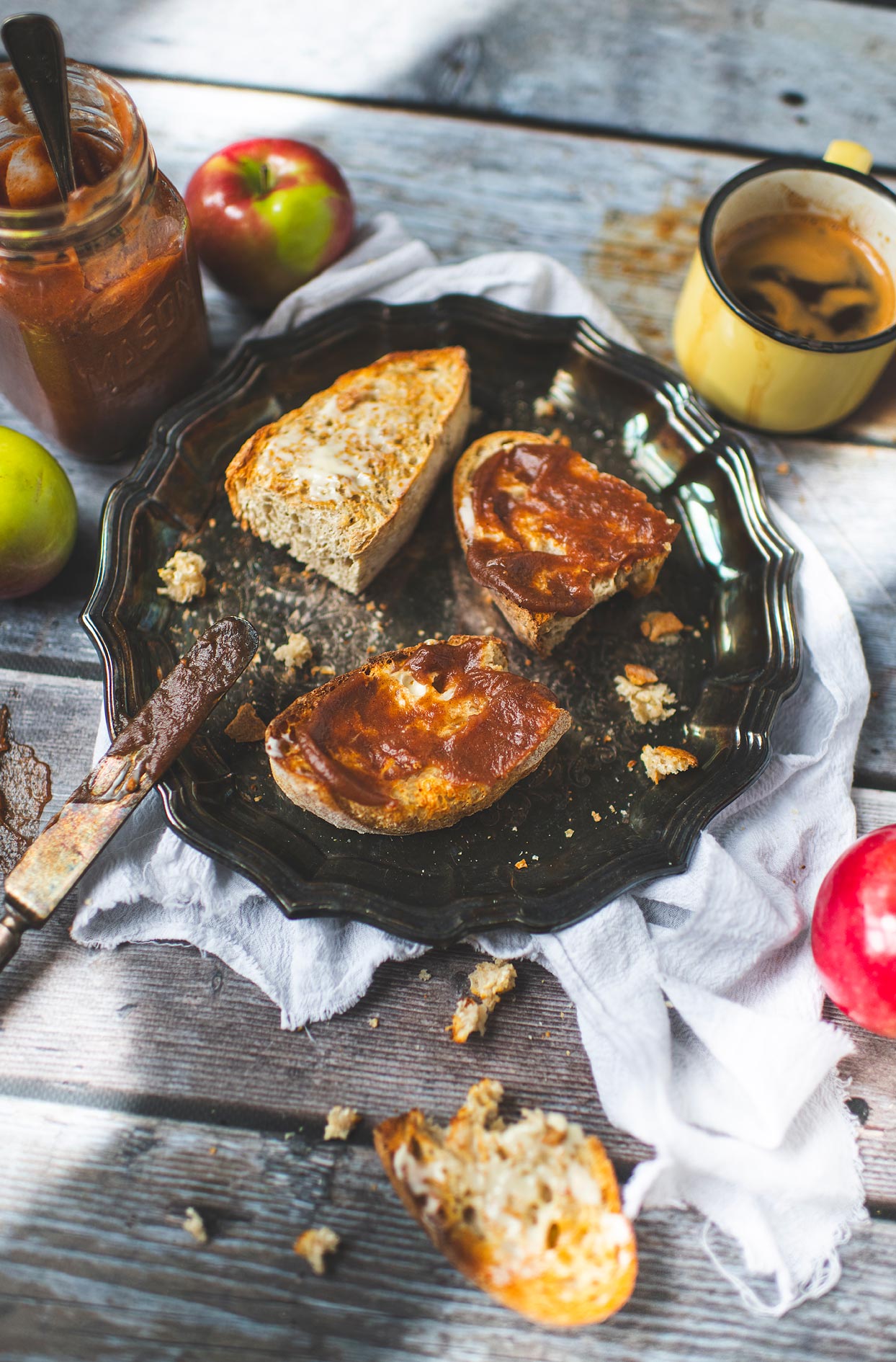 Apple butter with maple syrup