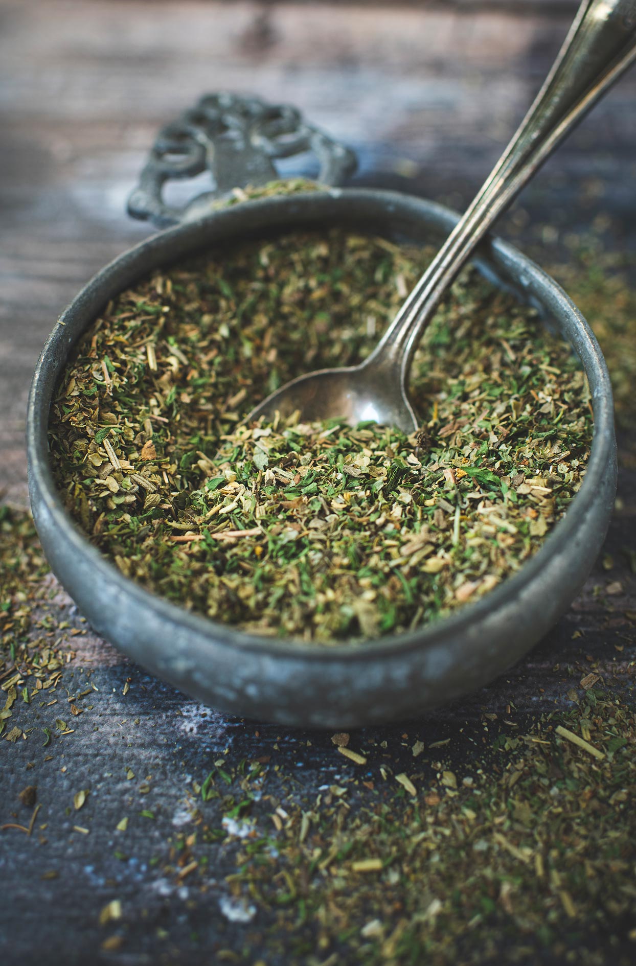 Homemade Italian Seasoning Recipe (7 Herbs)