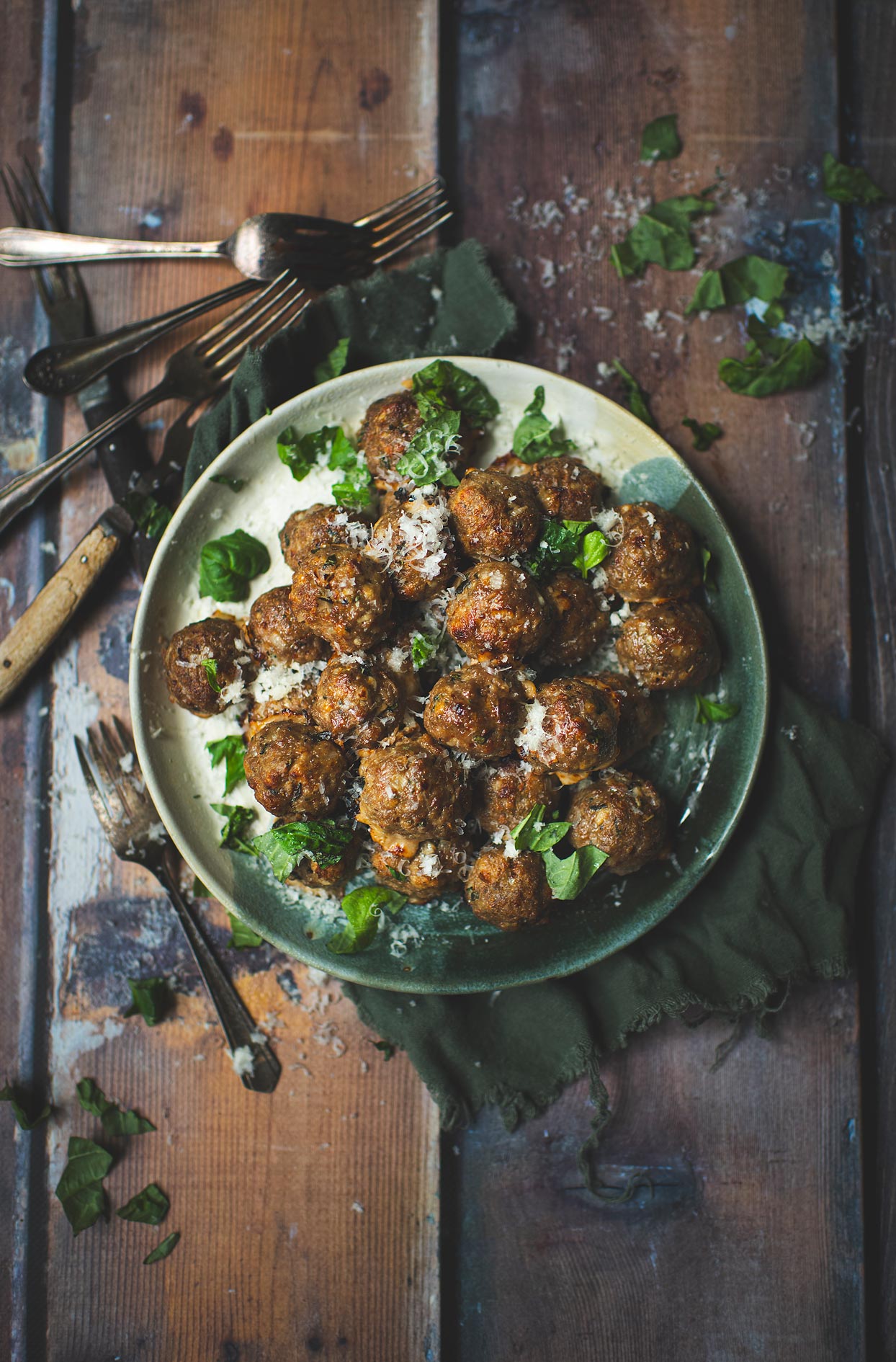 Boulettes de veau haché au four au parmesan et au basilic