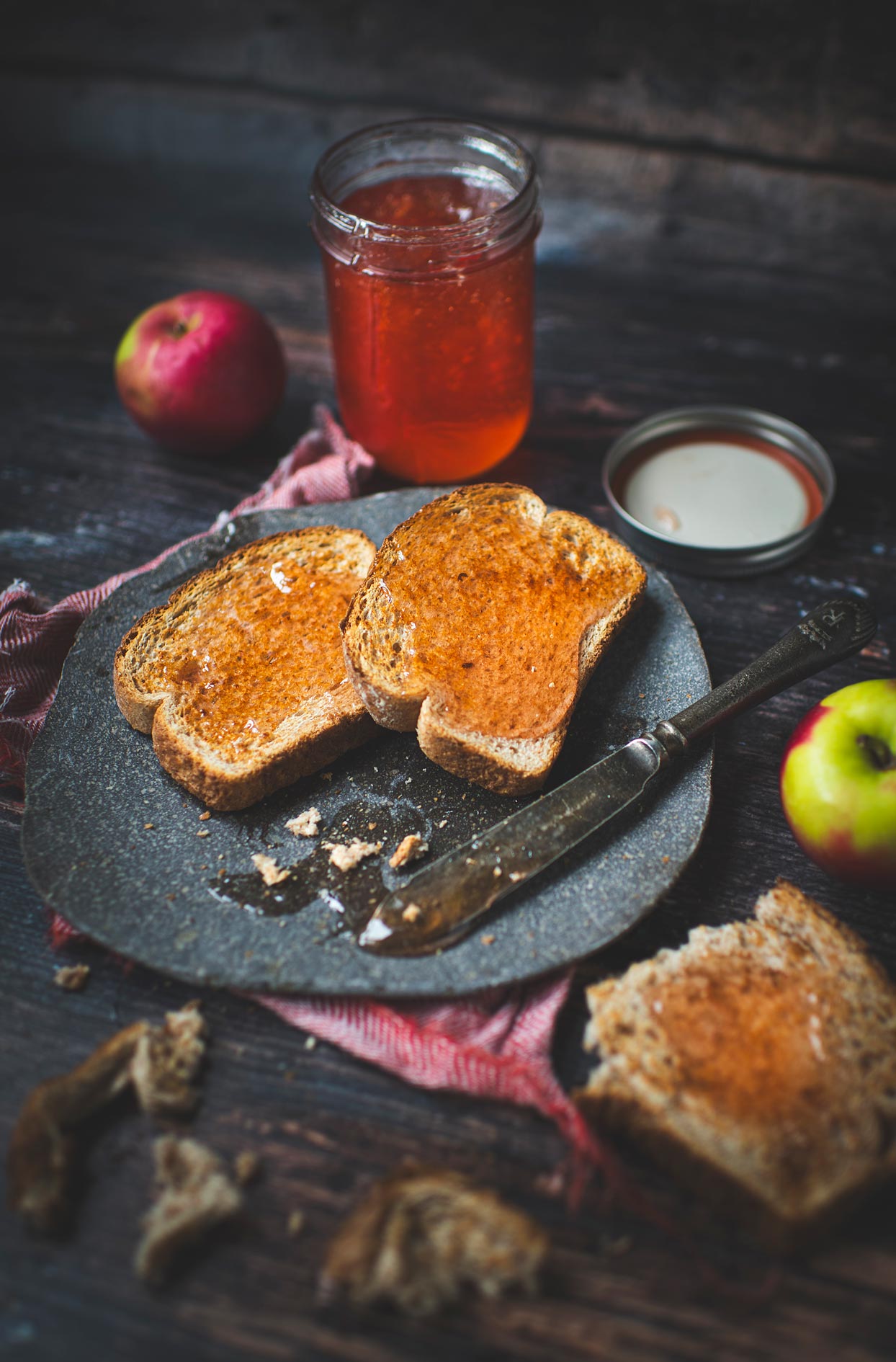 Apple Jelly Recipe (No Pectin Needed)