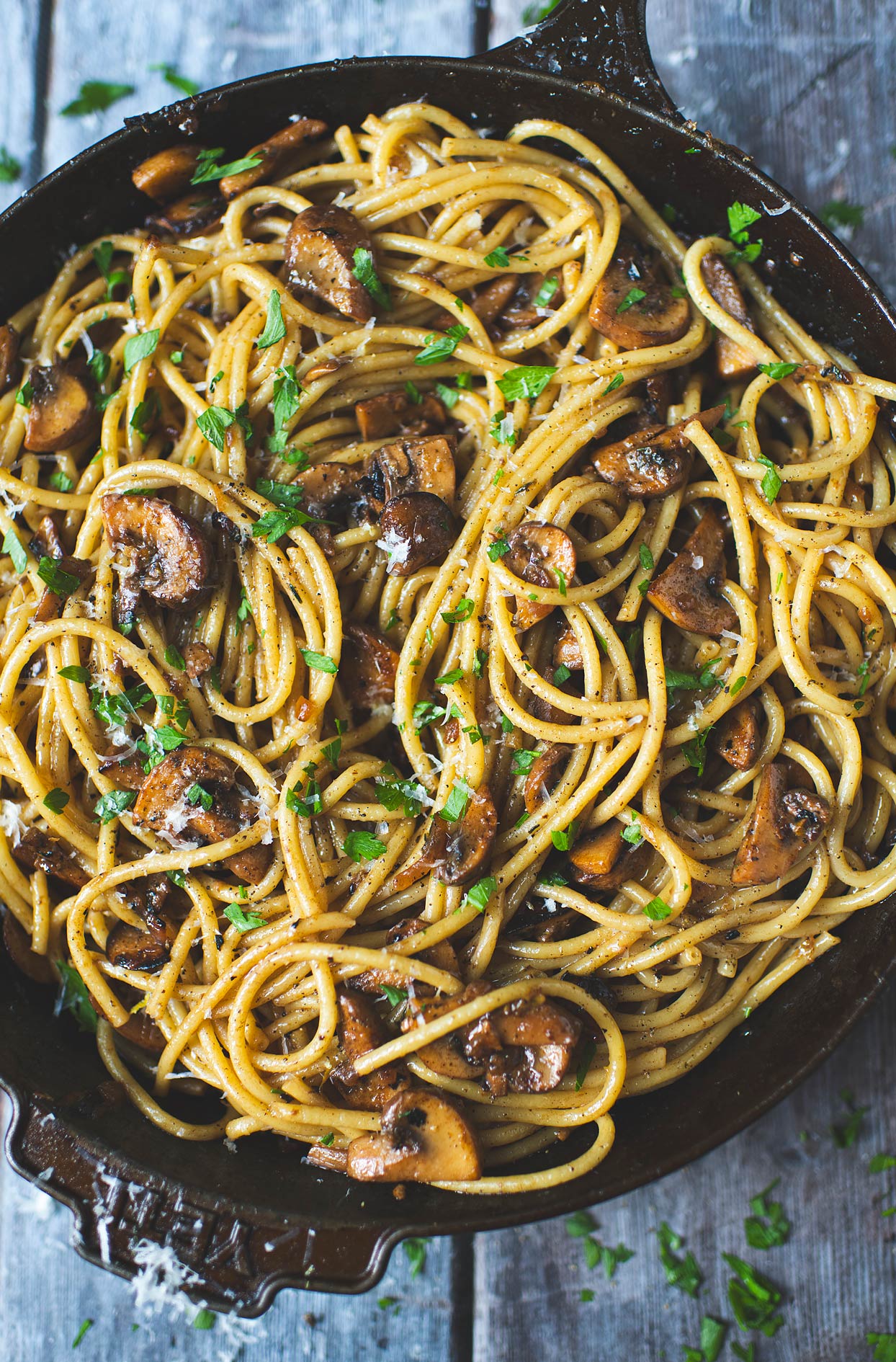 Pâtes crémeuses aux champignons caramélisés