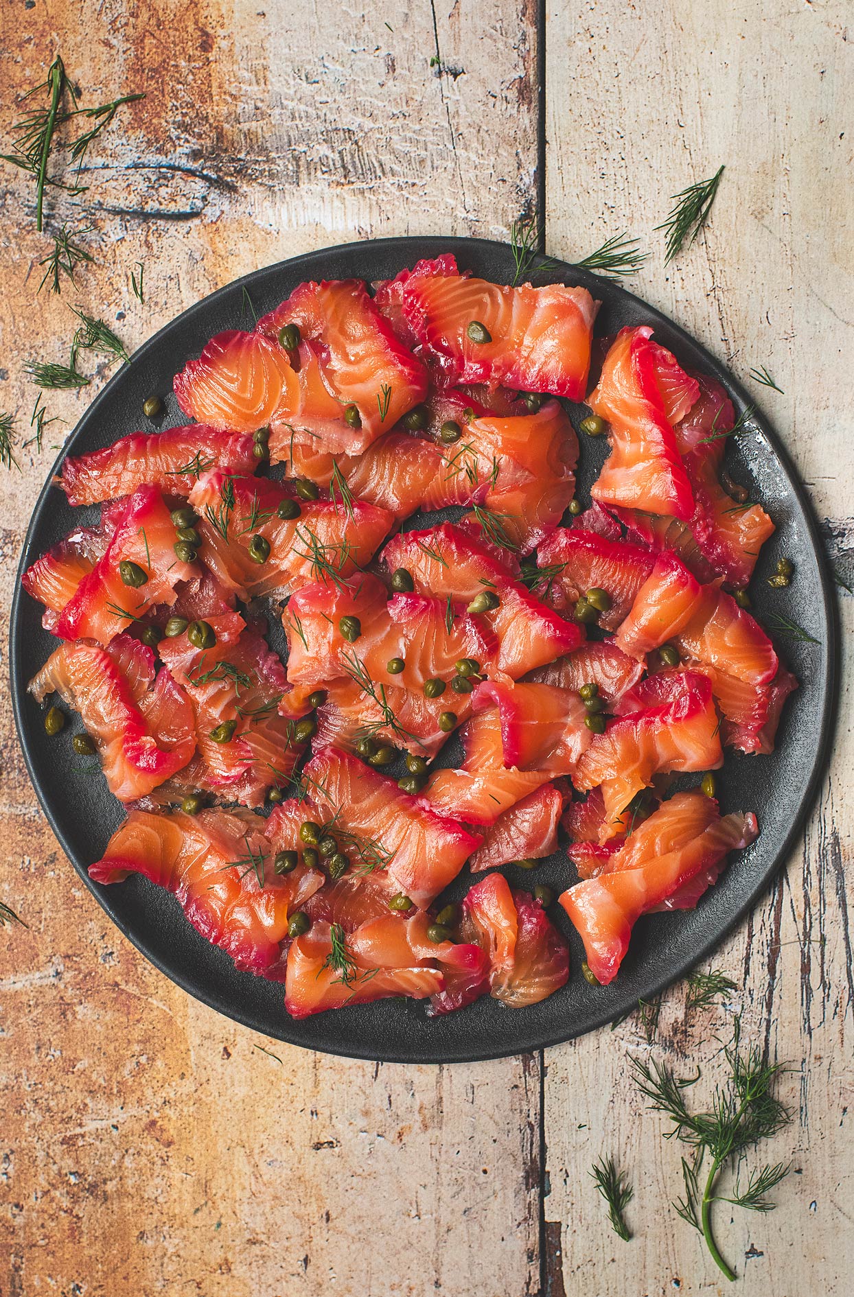 Gravlax à la betterave, au fenouil et au pamplemousse