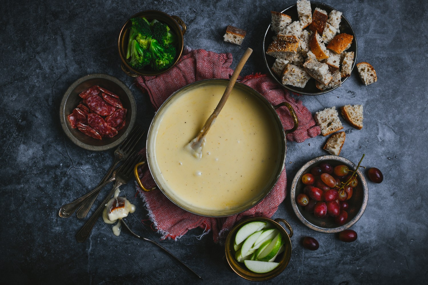 16 recettes de fondue chinoise, de fondue au fromage et de raclette