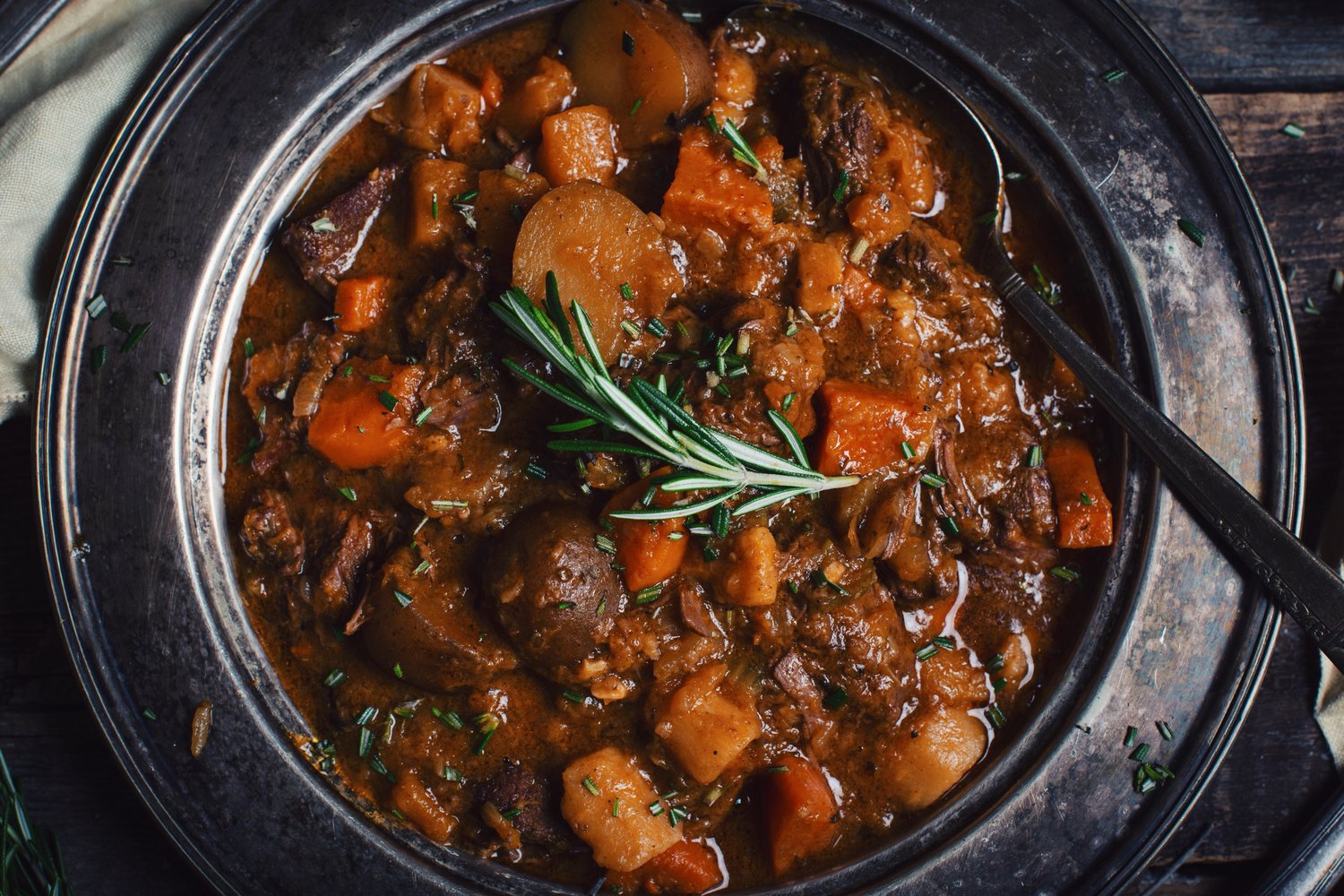 18 recettes à la mijoteuse et plats mijotés pour des soupers qui cuisent tout seuls